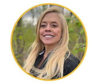 Real Estate Expert Laurie Bouwman Explains Different Types of Waterfront Properties in the Area for HelloNation