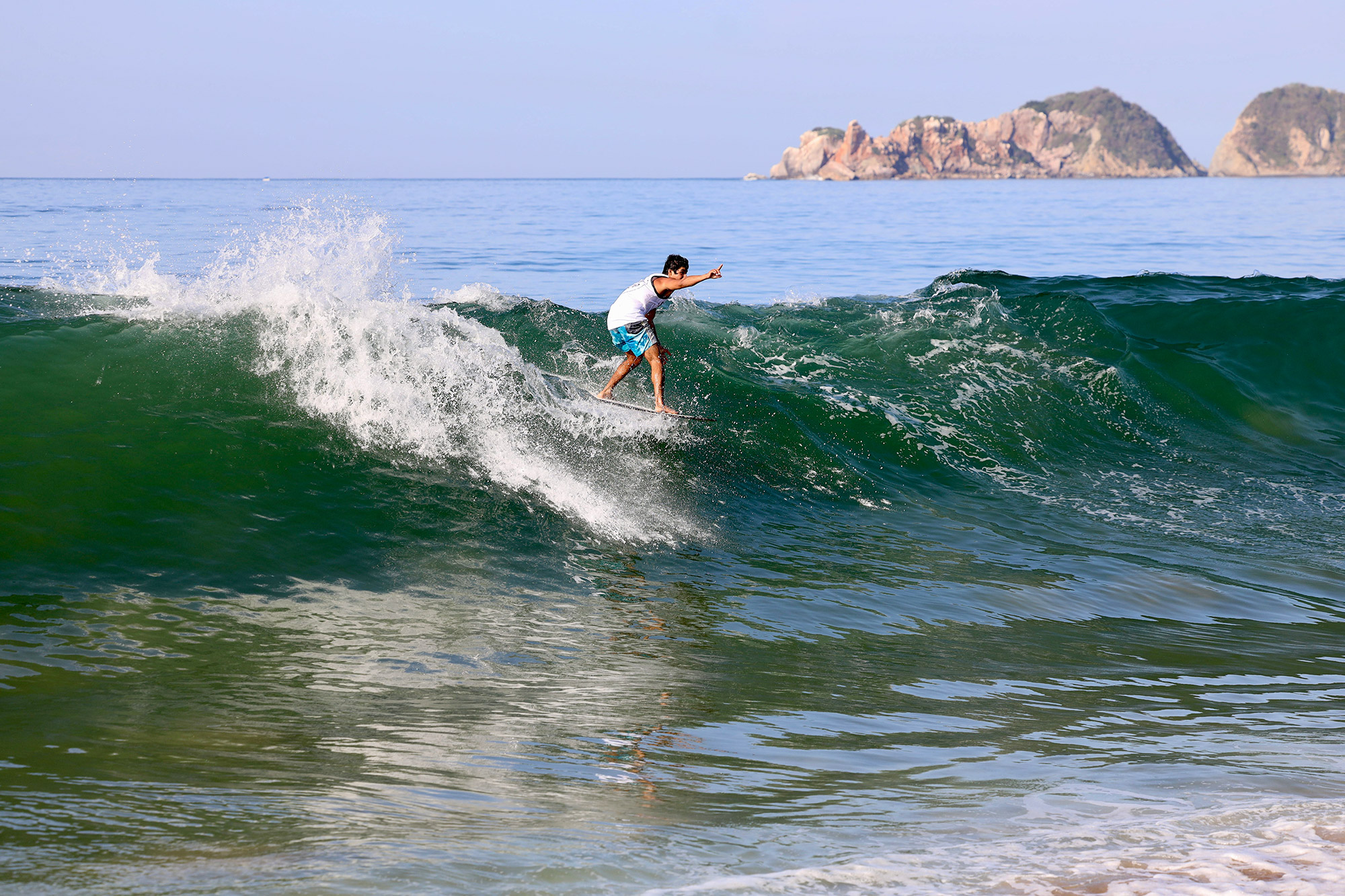 Yahir Valencia Takes 1st Place at 3rd Annual Melaque Skim Magia Professional Skimboarding Contest