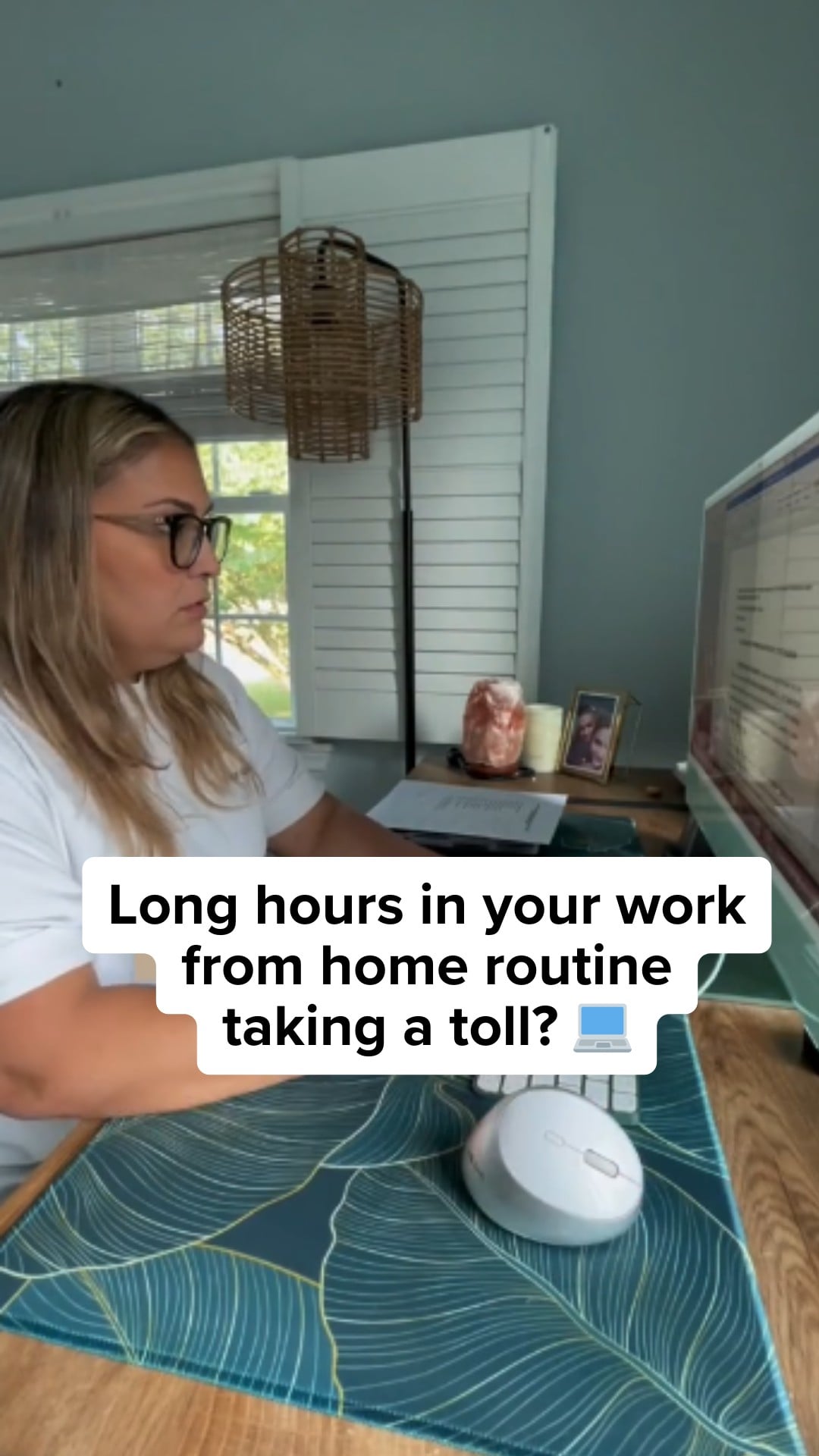 Neck Traction Exercise Tool For Desk Workers: Daily Pain Relief Device Announced