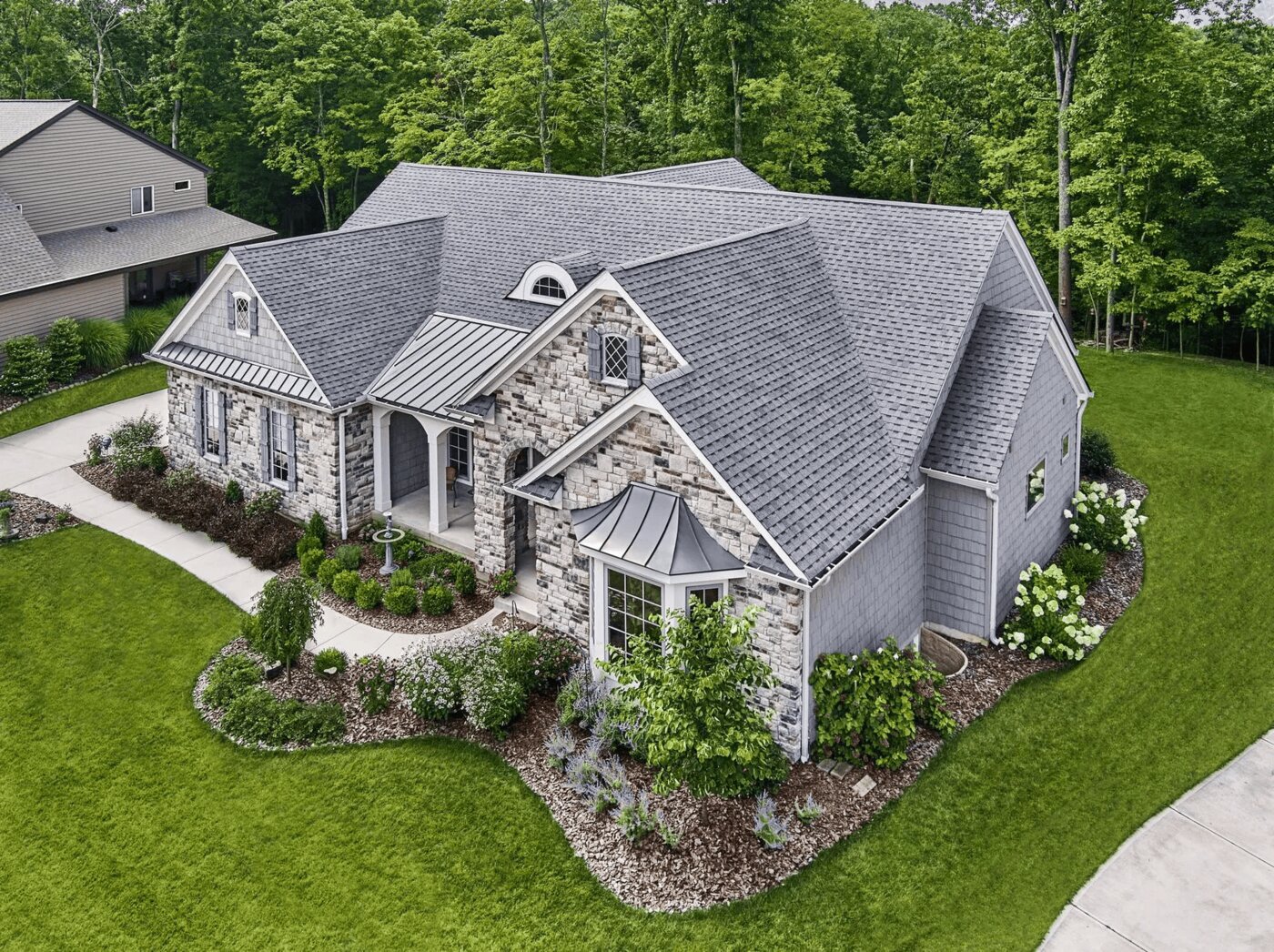 When Should Mason, OH Homeowners Replace Their Roof? Local Warning Signs to Watch