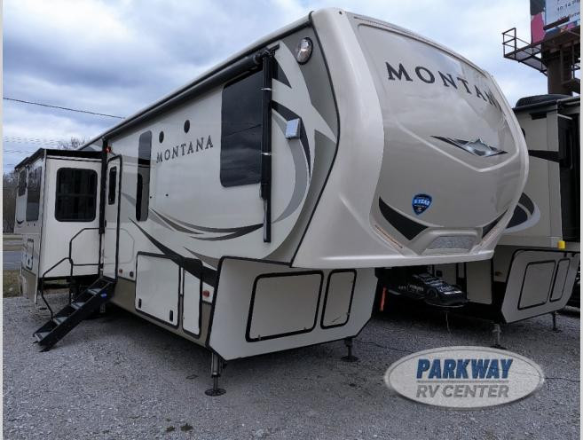 Ringgold Dealership Features Montana 3791st for Extended-Travel Families