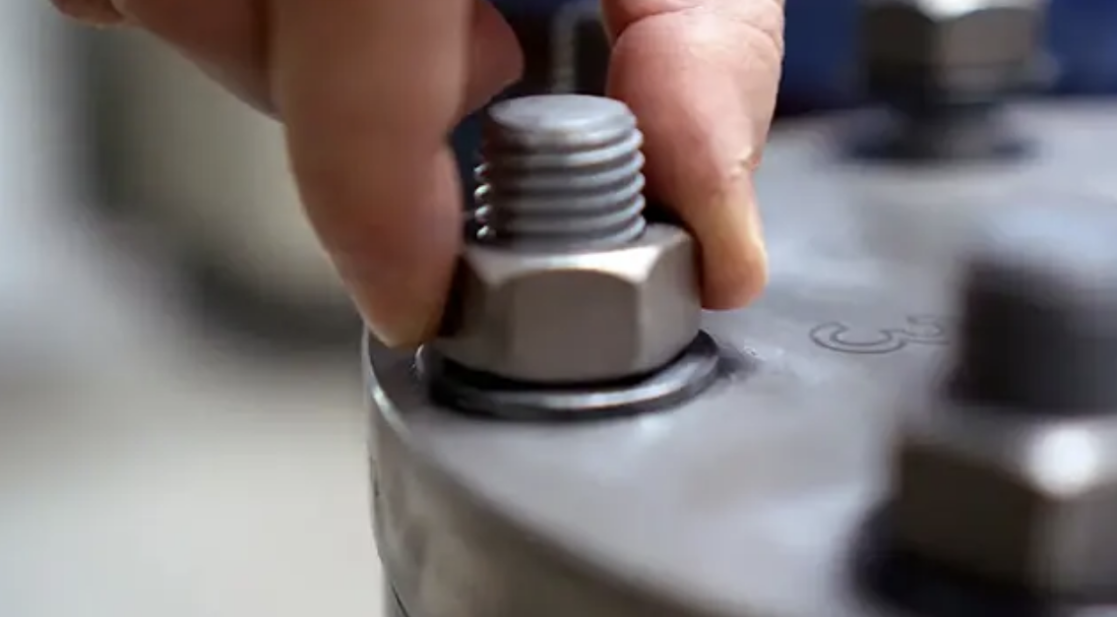 High Quality Metal Roofing Screws Producer In China VS Traditional Fastening Methods