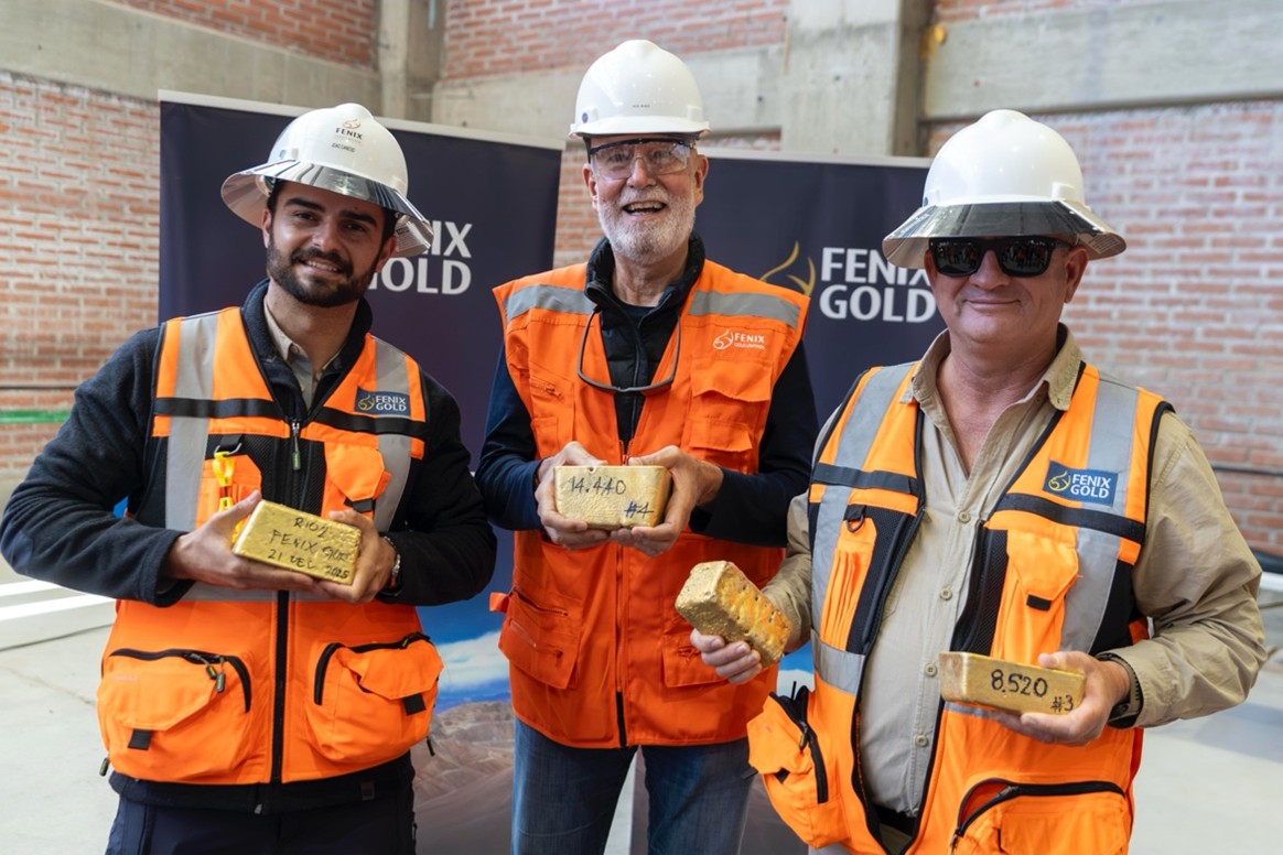 Rio2 Announces Gold Pour at Fenix Gold Mine