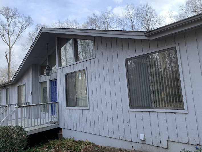 Castle Window Cleaning on the Signs Your Home Needs Power Washing Services